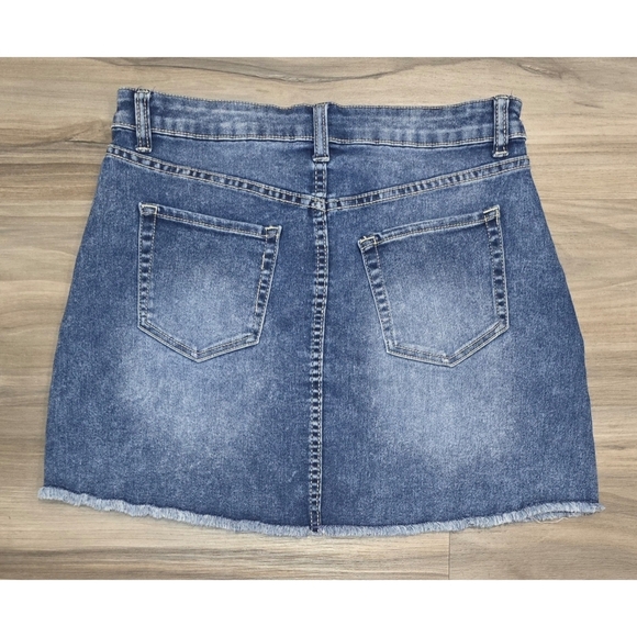 No Boundaries Denim Mini Skirt Size 11 - Picture 3 of 6